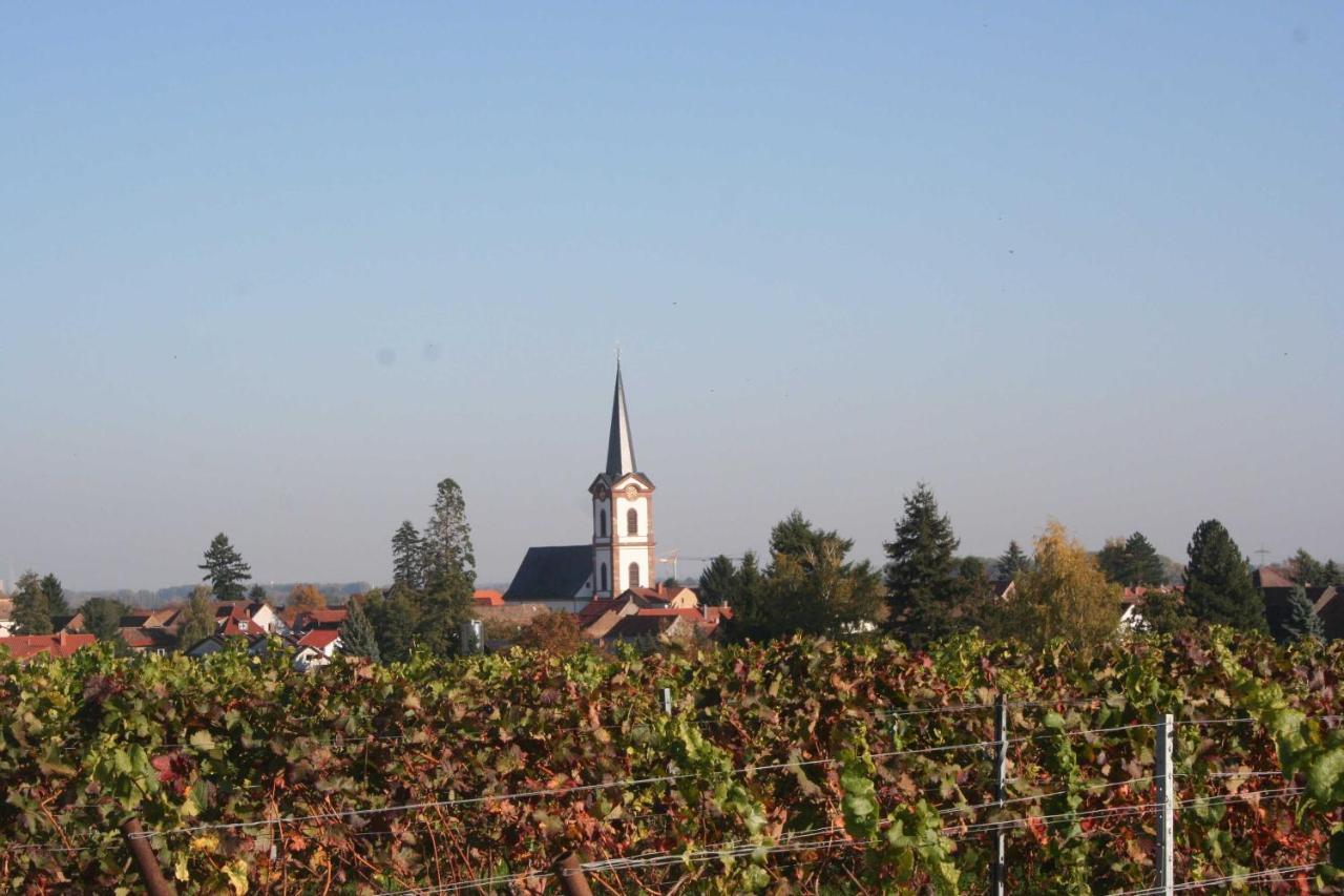 Ferienwohnung Spatzennest In Edesheim Luaran gambar